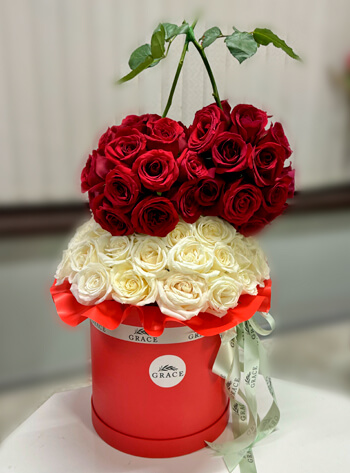 Композиция из роз «Вишни»